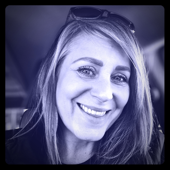 Meet your Posher, Jennifer - Picture 1 of 1